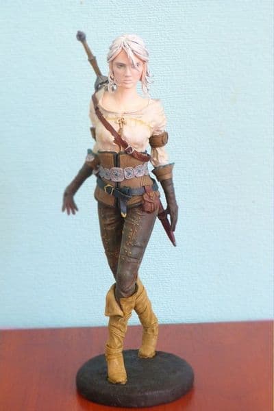Цири (фигурка).